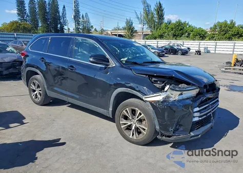 2019 Toyota Highlander Le z USA, uszkodzony, nr VIN 5TDZARFH2KS054292